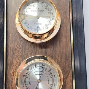 Barometer temperature and humidity